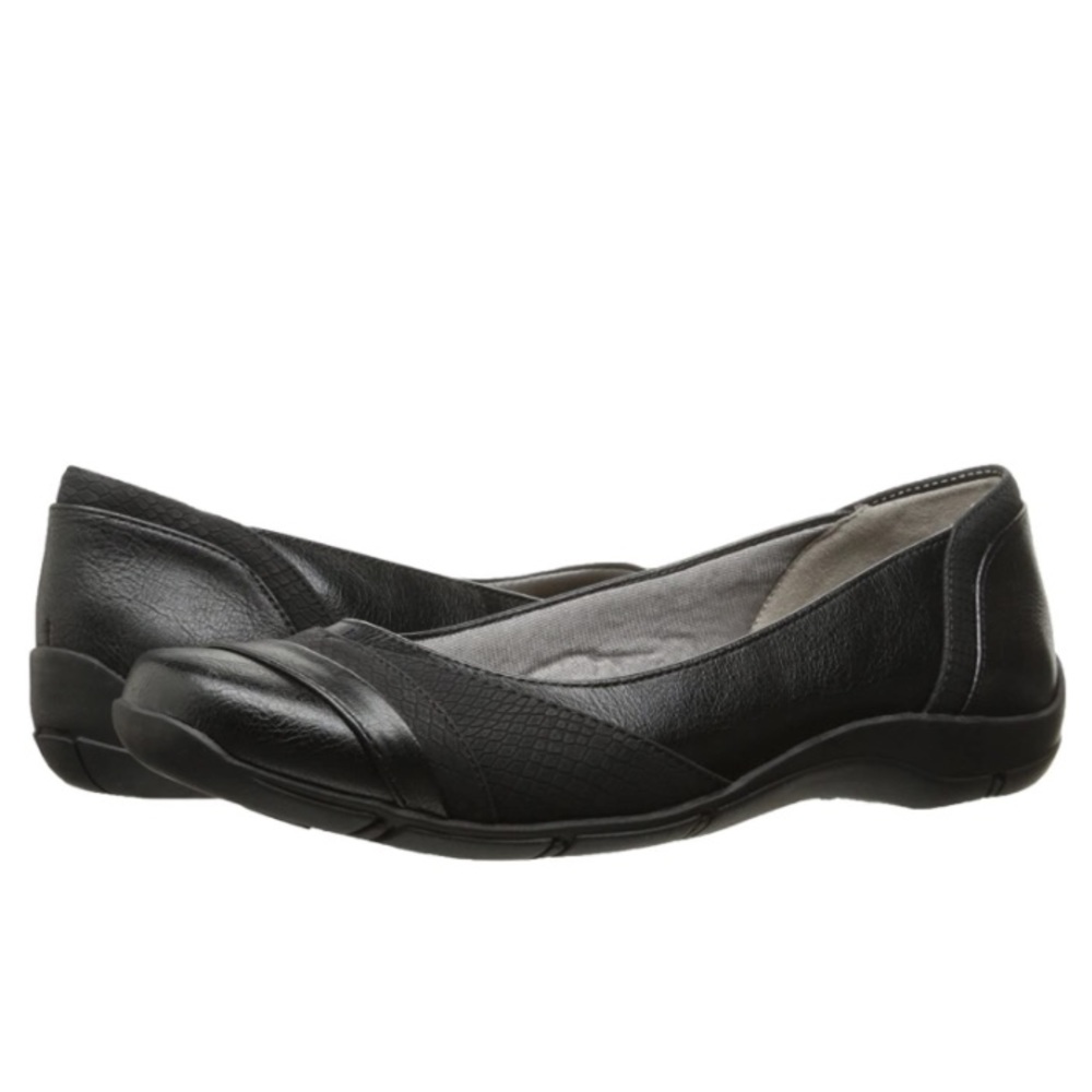 LIFE STRIDE Dig Flats
